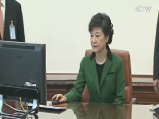 박 대통령, 해외봉사단 '청년들과 대화' 참석