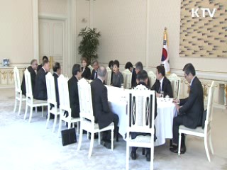 박 대통령, 유라시아 지역 주한외교사절 접견