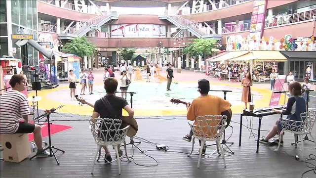 '청춘마이크' 전국서 공연…"거리에서 만난 예술"
