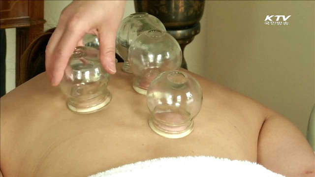 '수영황제' 펠프스 '부항 자국'에 관심 집중 