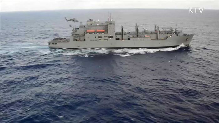 '칼빈슨호' 부산항 입항…대북 무력시위