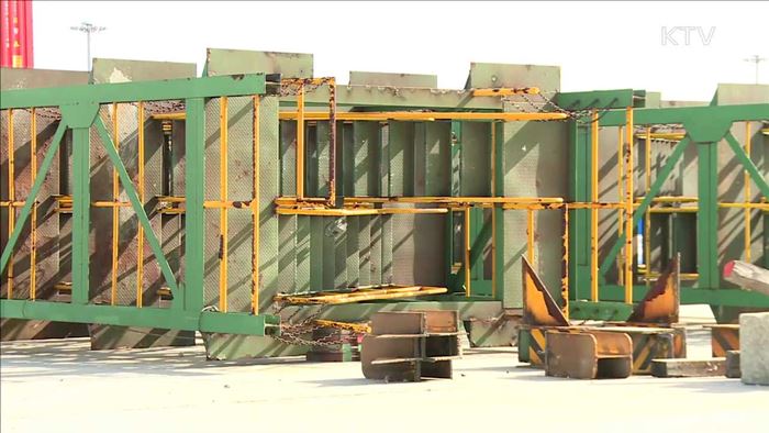 세월호 세척 작업 시작…워킹타워 설치