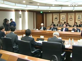 "경기하강 둔화...낙관은 일러"