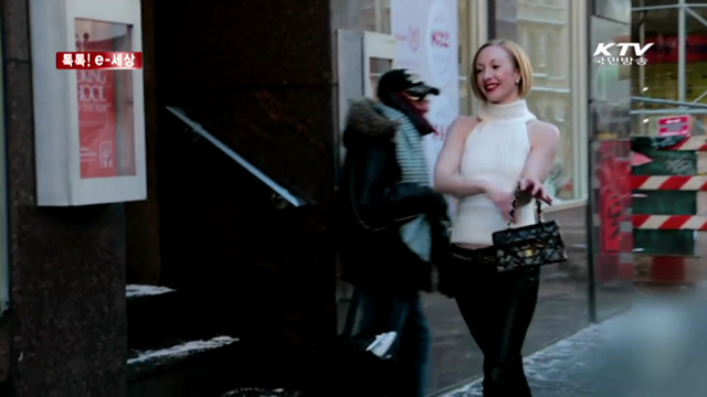 높이 24미터 파도를 즐기는 사람들 [톡톡! e 세상]