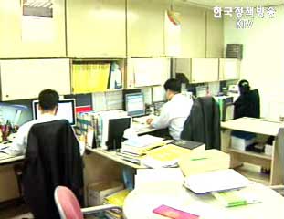 사무직 평균연봉 생산직의 2배