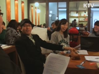 장애인 바리스타 돕는 대학생들