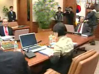 국내경기 회복 판단 속 콜금리 동결