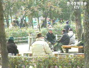 국민 80%, 고령화·저출산 문제 심각