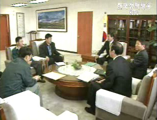 장애학생 유치원과 고등학교  의무교육으로