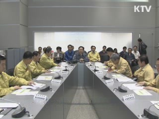 이 대통령, 비 피해 지역 방문···"근본 대책 마련"