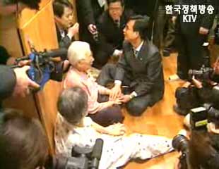 유시민장관 노인수발보험제도 현장방문