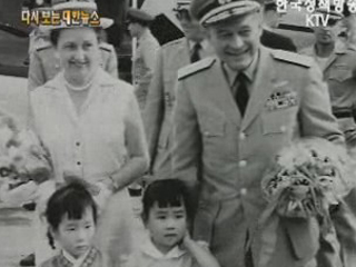 펠트 제독 내한('58) 이미지