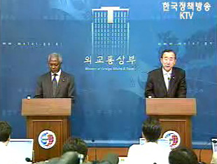 아난 총장, 북핵 해결책 제시해야