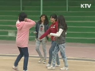 '석면 검출' 8개 초중고 운동장 재시공