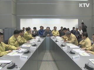 이 대통령, 비 피해 지역 방문···"근본 대책 마련"