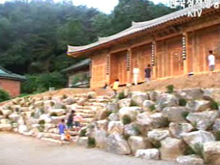 해외관광객 유치에 695억원 투입