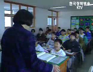 교사1인당, 초등학생 30명 세계최대 수준