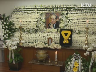 "황장엽, 우리시대 귀중한 분"…대전현충원 안장