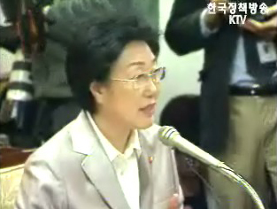 평범한 문학소녀에서 최초 여성 총리로