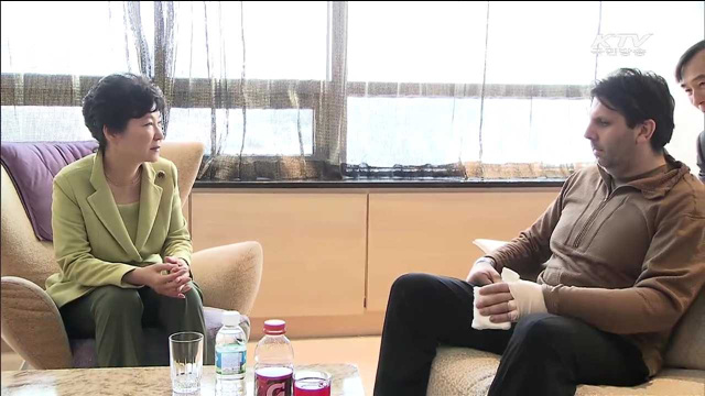 박 대통령, 리퍼트 대사 병문안…"많은 일 해달라"